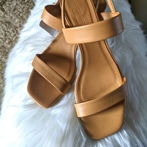 Everlane Tan Thin Strap Block Heel Sandal 7.5